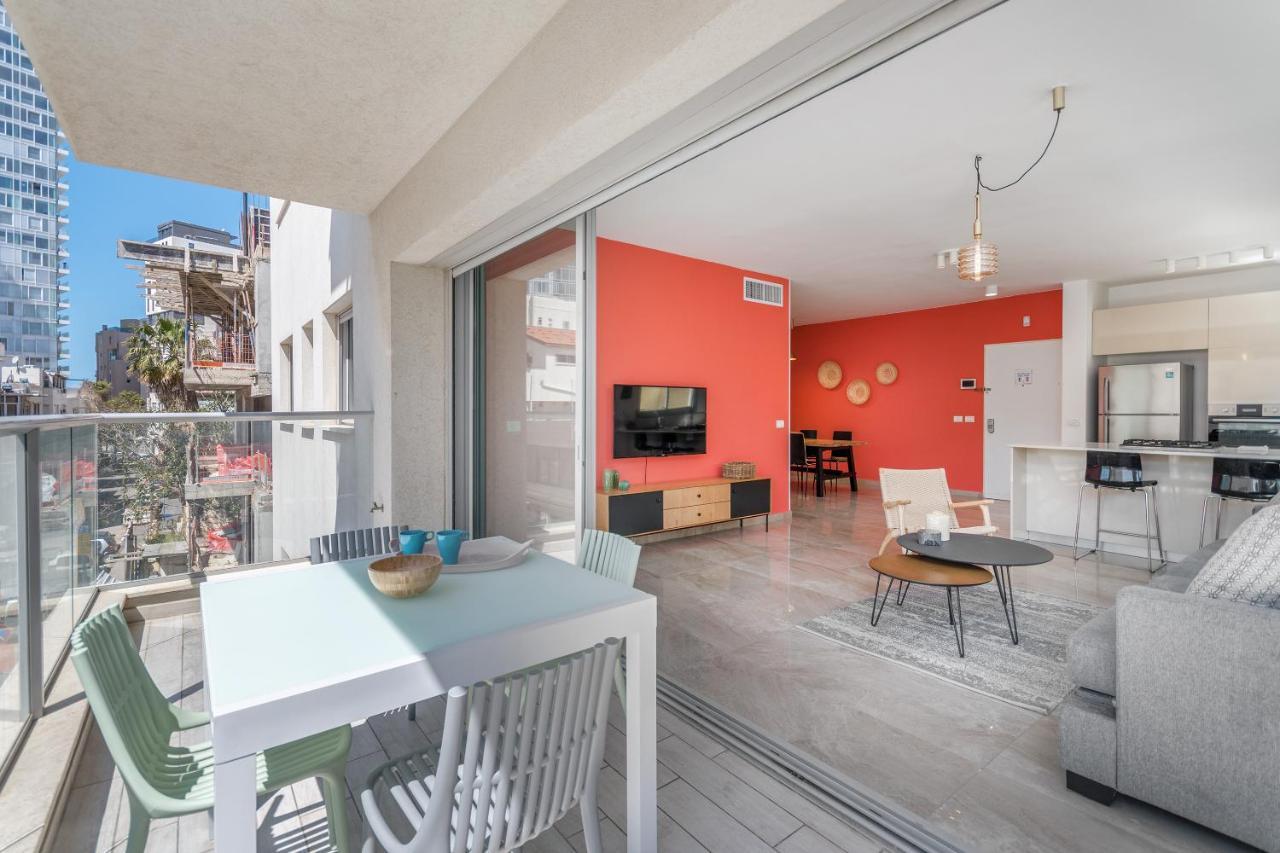 3 Bedrooms Apt Balcony & Parking Near Banana Beach Tel Aviv Exterior photo