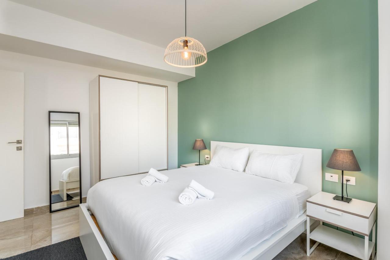 3 Bedrooms Apt Balcony & Parking Near Banana Beach Tel Aviv Exterior photo