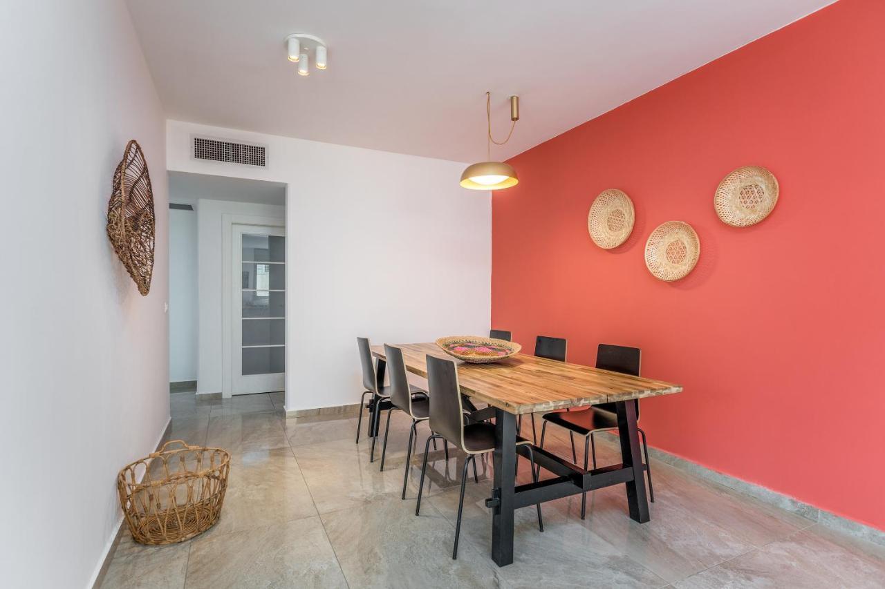 3 Bedrooms Apt Balcony & Parking Near Banana Beach Tel Aviv Exterior photo