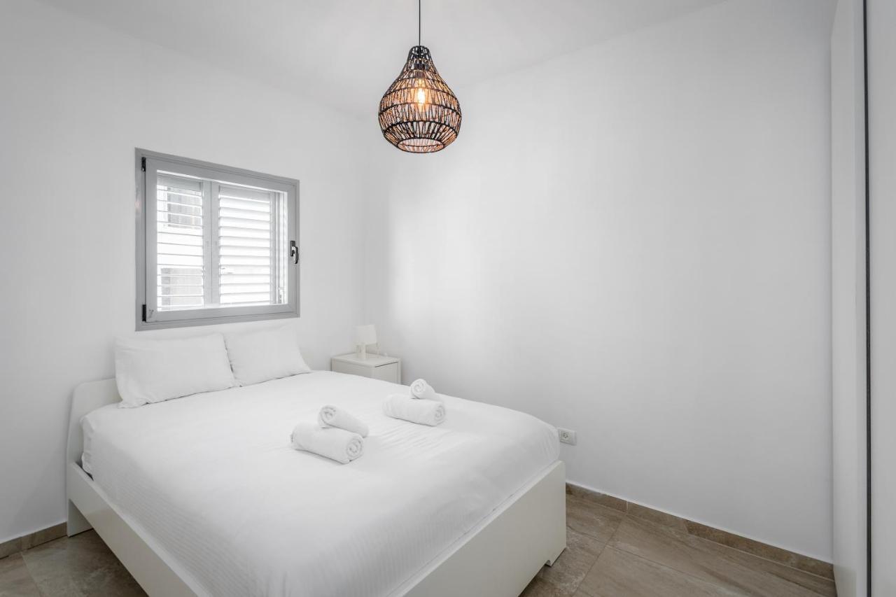 3 Bedrooms Apt Balcony & Parking Near Banana Beach Tel Aviv Exterior photo