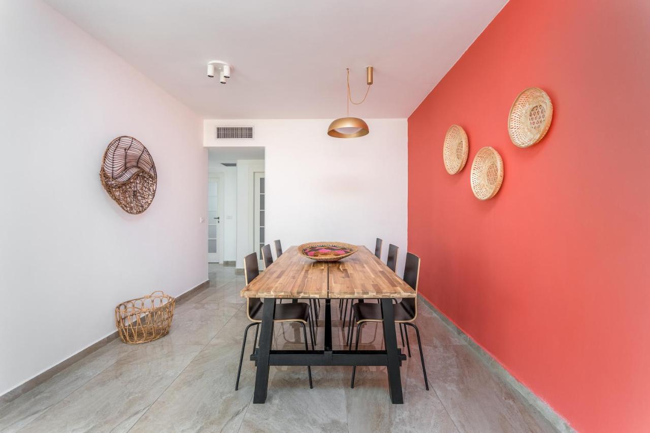 3 Bedrooms Apt Balcony & Parking Near Banana Beach Tel Aviv Exterior photo